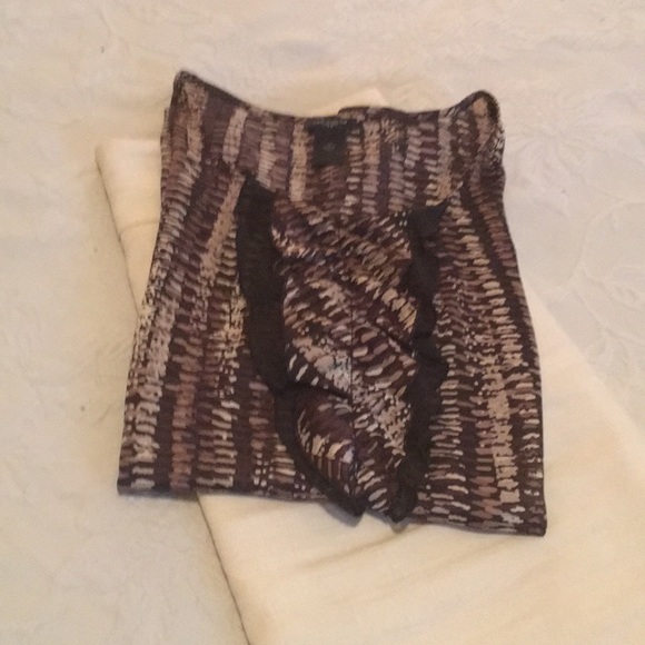 Ann Taylor sleeveless blouse with ruffle accent. - Picture 3 of 4